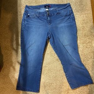 Torrid size 24 capris
